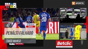 O momento em que André Gomes defendeu penálti no Alverca-Tondela