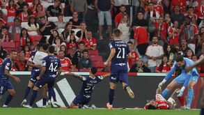 Santa Clara empata com o Benfica (1-1) após erro de Otamendi