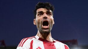 Taremi precisou de apenas 22 minutos para bisar na estreia pelo Olympiacos