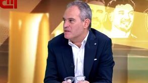João Queiroz: «Tenta impedir o adversário de chegar à bola, mas de forma irregular»