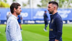 Central em análise no FC Porto: decisão a tomar entre Villas-Boas e Francesco Farioli