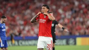 Benfica perde com Qarabag (2-3) na Liga dos Campeões