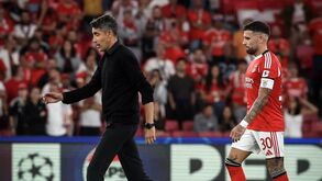 Otamendi pede autocrítica após derrota do Benfica frente ao Qarabag na Champions, em Lisboa
