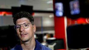 João Almeida visitou Record após o 2º lugar na Vuelta: «Ser primeiro? Vamos tentar...»