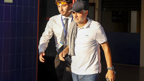 Benfica comunica à CMVM negociações para contratar Mourinho