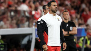 Ricardo Rocha e Nuno Santos orientaram treino de ontem do Benfica 