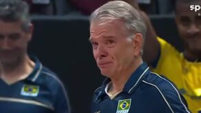 Selecionador do Brasil chora morte da mãe em pleno Mundial