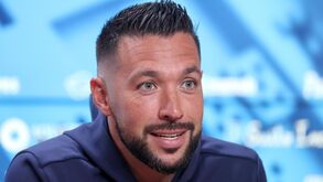 Francesco Farioli em conferência de imprensa