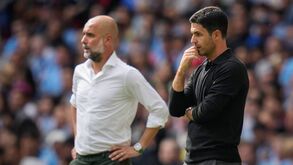Pep Guardiola e Mikel Arteta travam mais um duelo de titãs