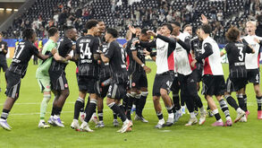 Jogadores do Frankfurt a festejar