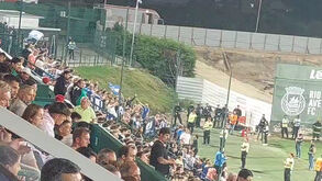 «Dá-me o título, míster Farioli»: adeptos do FC Porto cantaram para o treinador em Vila do Conde