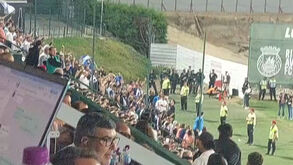 O momento em que adeptos do FC Porto insultaram José Mourinho em Vila do Conde
