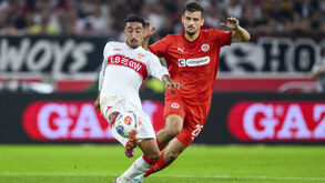 Tiago Tomás volta a sorrir com vitória sobre o St. Pauli