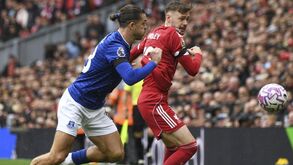 Jack Grealish, do Everton, e Conor Bradley, do Liverpool
