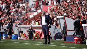 José Mourinho começa no Benfica tal como acabara: a ganhar por 3-0