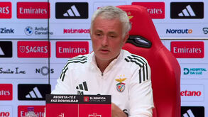 Mourinho elogia Otamendi: «Já estive em clubes onde a braçadeira não estava no braço certo»
