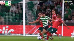O lance do primeiro penálti conquistado por Trincão que permitiu ao Sporting abrir o marcador
