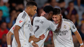 Jogadores do Real Madrid celebram golo