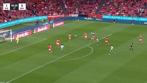 Mourinho dá puxão de orelhas: «Uma equipa que está a ganhar não sofre golos de transição»