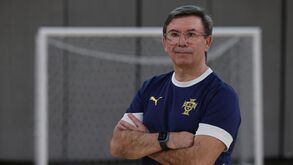 José Luís Mendes orienta a seleção nacional de futsal sub-19 