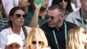 Rooney recorda problemas com o álcool: «Bebia até desmaiar. Estaria morto se não fosse a minha mulher»