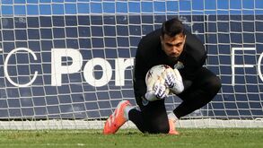 Diogo Costa: o favoritismo na Liga Europa, o ponto de situação da renovação e a troca de camisolas anunciada