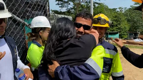 Mineiros resgatados após 43 horas presos em mina de ouro na Colômbia 