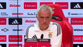 Mourinho sobre Ríos: «Jogador entra em campo com um autocolante nas costas com o que custou...»