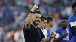 Jogadores do FC Porto cantaram música de Farioli no balneário: «Quando vou um pouco chateado...»