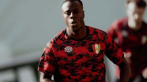 Nilton Varela rescinde com o E. Amadora: lateral queixa-se de 