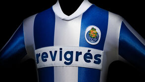 FC Porto coloca à venda réplica da primeira camisola dos dragões com publicidade