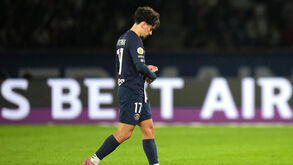 Vitinha sai lesionado no regresso do PSG aos triunfos