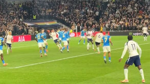 O golo de Palhinha aos 90'+4 que levou os adeptos do Tottenham à loucura