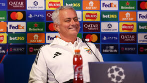 José Mourinho regressa a Stamford Bridge para defrontar o Chelsea, desta feita enquanto treinador do Benfica