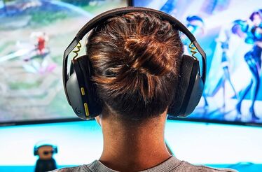 Promoções em headphones Logitech e artigos para exercício e conforto diário