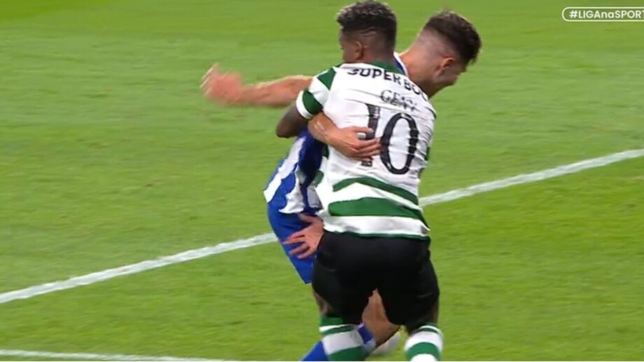 Lance entre Geny e Moura foi o mais polémico do clássico