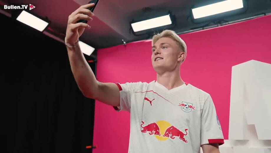 Avançado dinamarquês contratado ao Sporting 