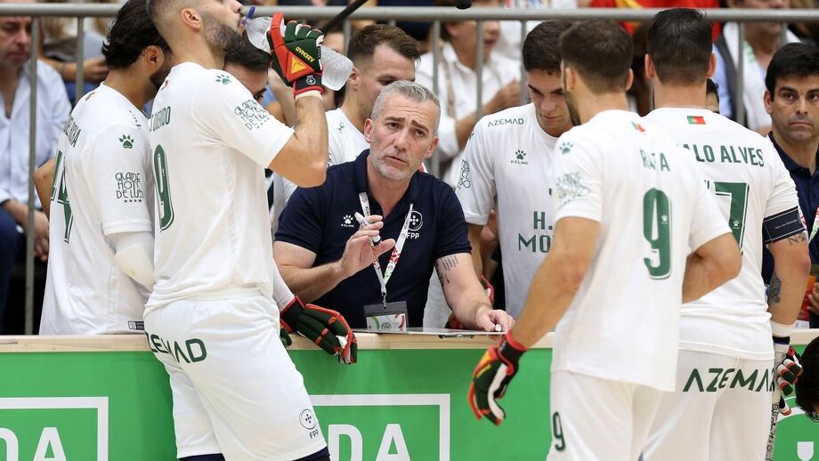 Paulo Freitas fala aos jogadores