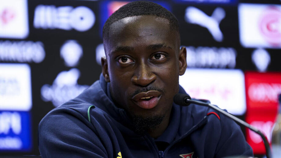 Carlos Forbs em conferência de imprensa 