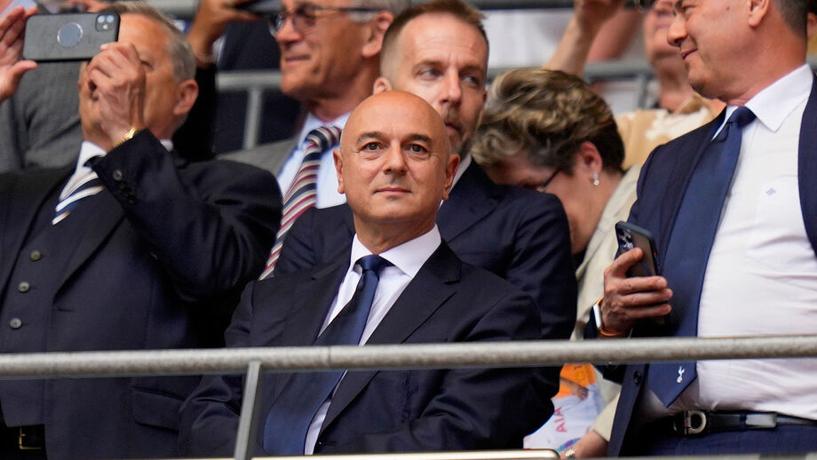 O fim de uma era: Daniel Levy deixa liderança do Tottenham 24 anos depois