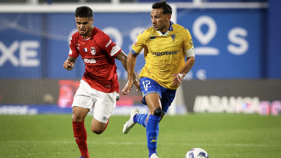 João Carvalho mostrou-se revoltado com a marcação do encontro com o Santa Clara para este sábado