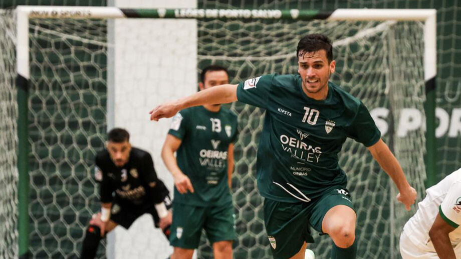 Hat trick de Ruan embala Leões de Porto Salvo