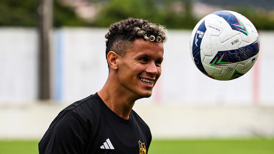 Tokinho Dória, jogador do Lus. Lourosa, relata dificuldades até chegar à 2ª Liga