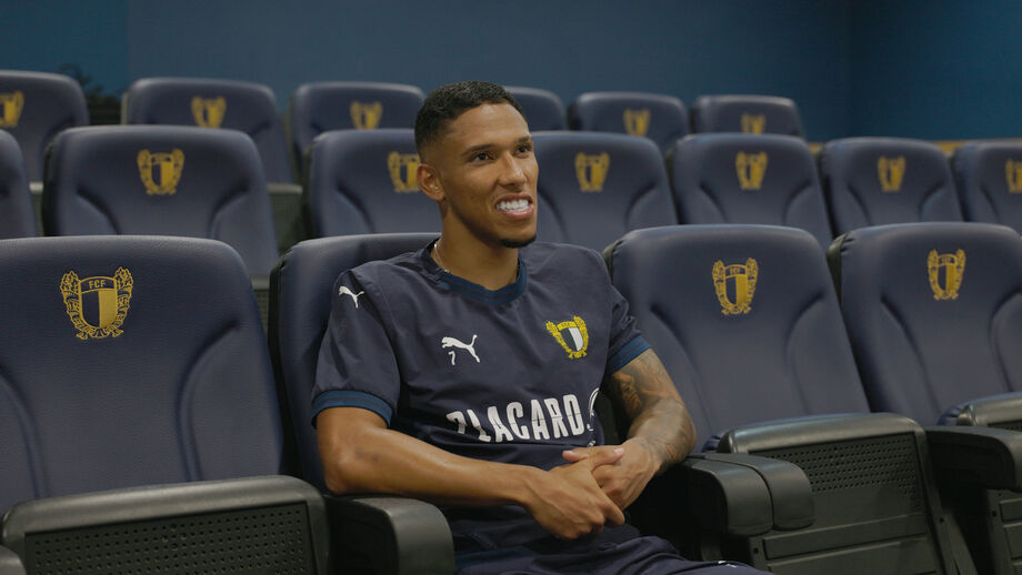 Em entrevista a Record, o extremo do Famalicão lembrou os primeiros passos no Juventude