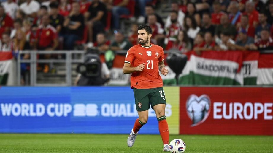 Rúben Neves vestiu a camisola 21 num jogo contra a Hungria