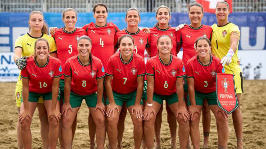 Seleção feminina de futebol de praia nas 'meias' da Superfinal da Liga Europeia