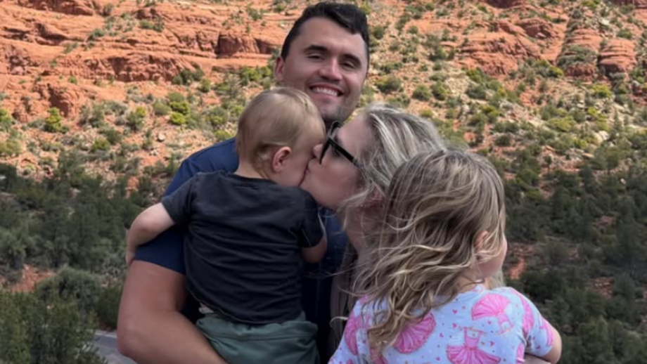 Família Kirk reunida após a morte do ativista Charlie Kirk