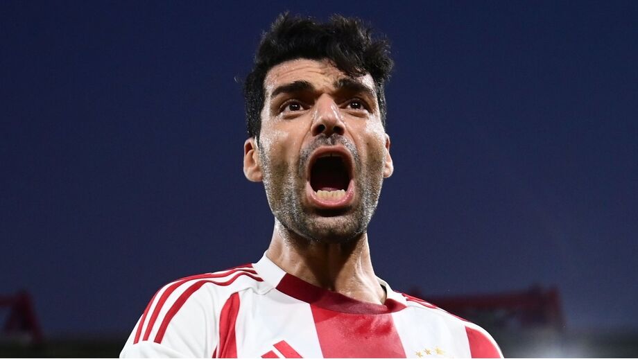 Mehdi Taremi bisou na estreia pelo Olympiacos