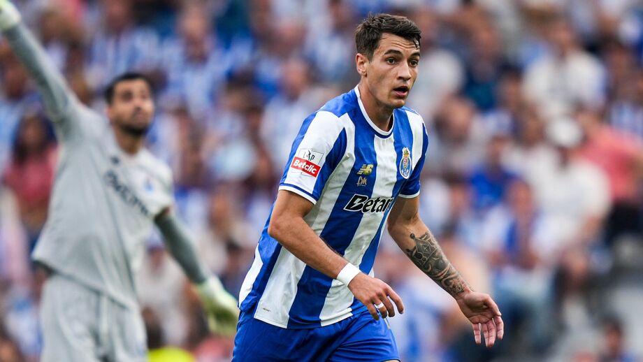 Jakub Kiwior em ação pelo FC Porto