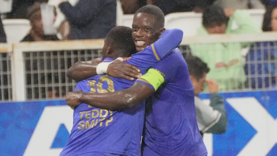 Monaco vence em Auxerre
